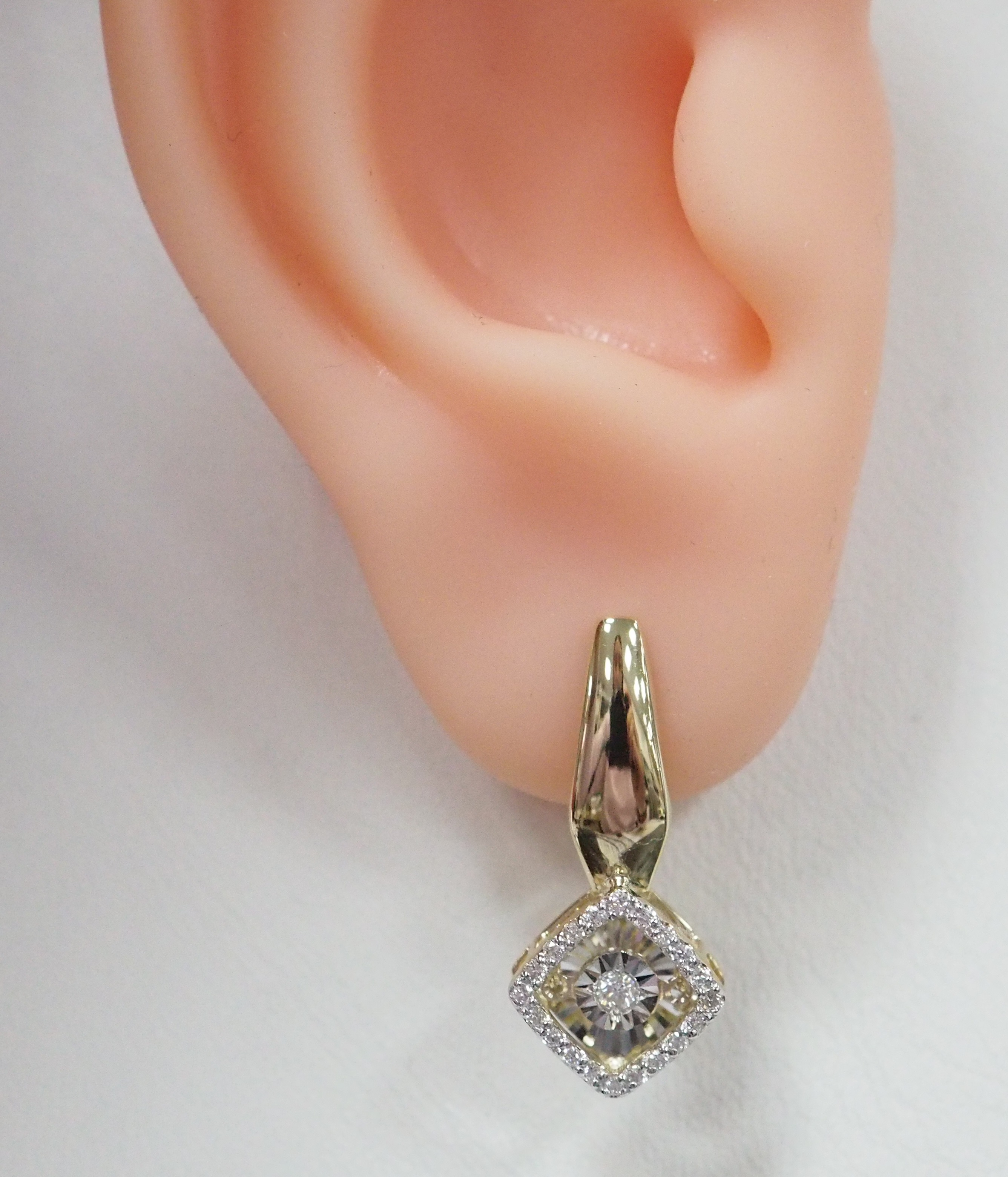 10511-001040 Серьги (Au 585)